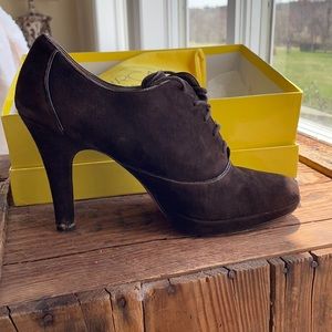 Circa Joan & David Brown Suede Ankle booties